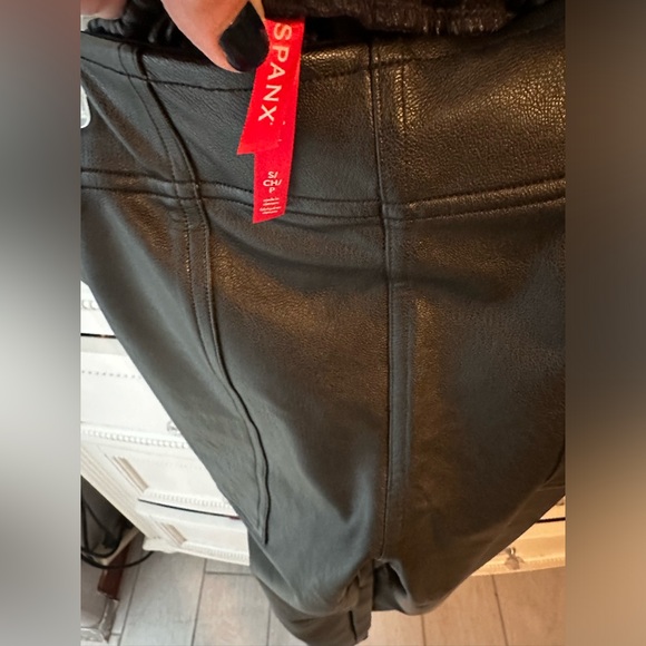 Spanx Leather Like Jogger Sz Small - Picture 3 of 8